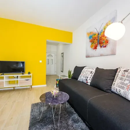 Maras Apartman *