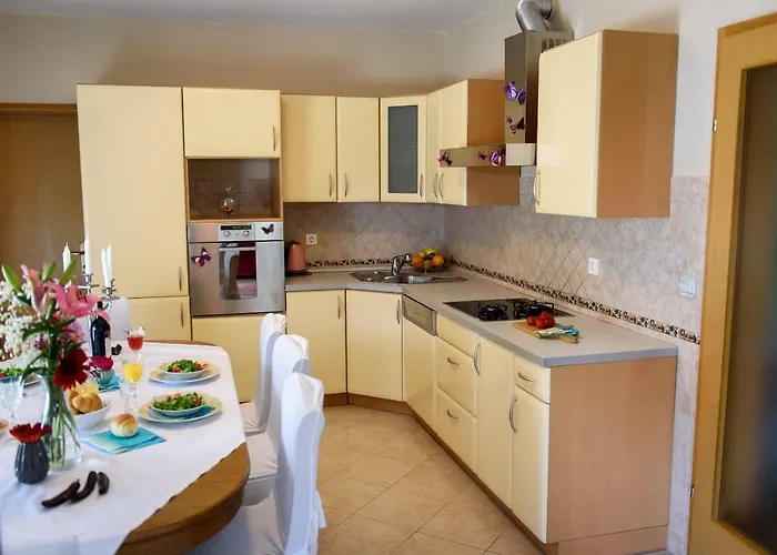 Maras Apartman *