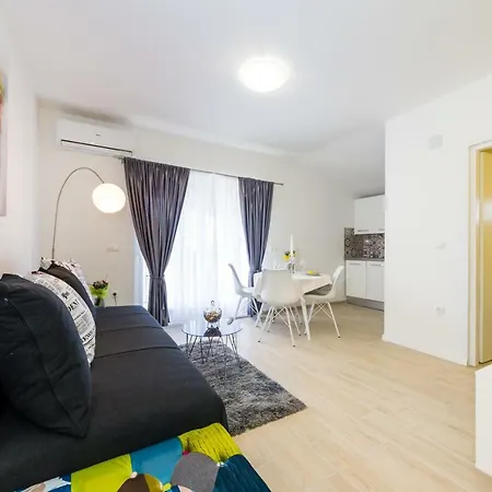 Maras Apartman *