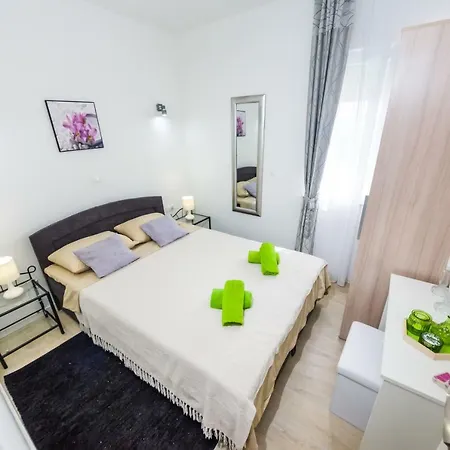 Maras Apartment *