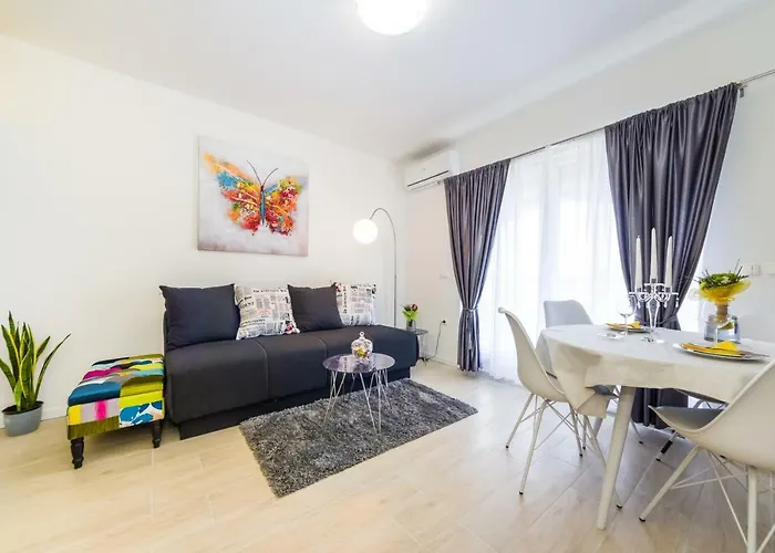 Apartment Maras *